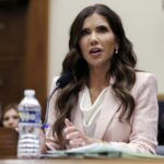 Varios sectores reciben con beneplácito la salida de Noem del DHS y exigen reformas