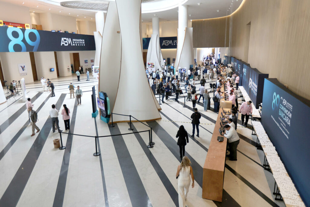 El secretario de Hacienda destaca "estabilidad" de México ante "volatilidad internacional" - 26251be3be94e1441466228a7e0a64f629c19564w-1024x683