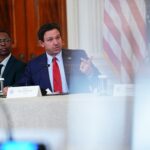 Una polémica nueva ley permitirá al gobernador de Florida declarar a grupos “terroristas”