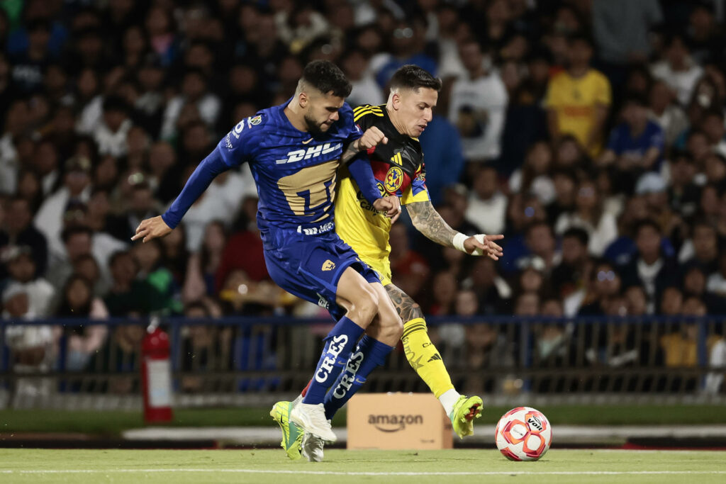 Pumas gana el Clásico capitalino y Chivas es más líder que nunca