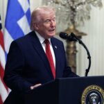 Trump ordena pagar a agentes de seguridad ante emergencia nacional en aeropuertos