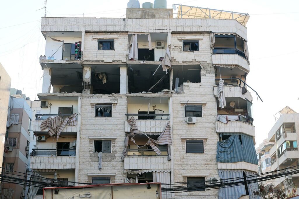 Israel bombardea los suburbios de Beirut a cuentagotas tras órdenes masivas de evacuación - 6b23152fddc67a071d88794554b30682e6b3bdd6w-1024x683