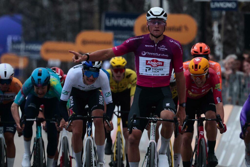 Isaac Del Toro amarra el 'Tridente' de campeón para la última etapa - 75b22985f93e63438793d9c3e35d21adecfd67aaw-1024x683