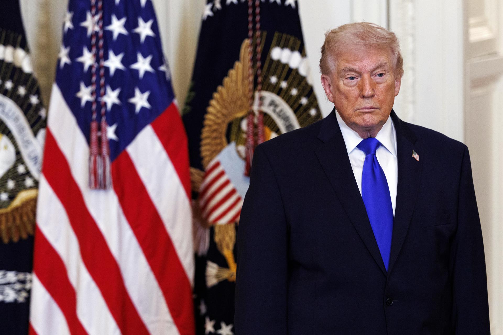 Trump, maravillado por operación en Irán, pide no preocuparse por el después