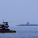 El portaaviones nuclear Nimitz de EE.UU., próximo a darse de baja, espera en aguas panameñas