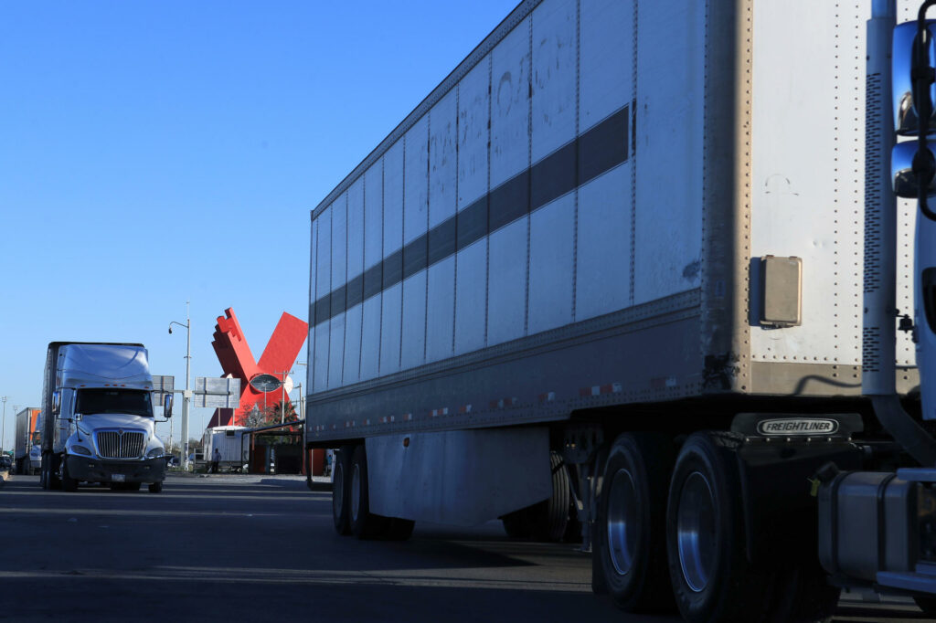 Industria y transporte ven un colchón fiscal para mitigar alza de combustibles en México