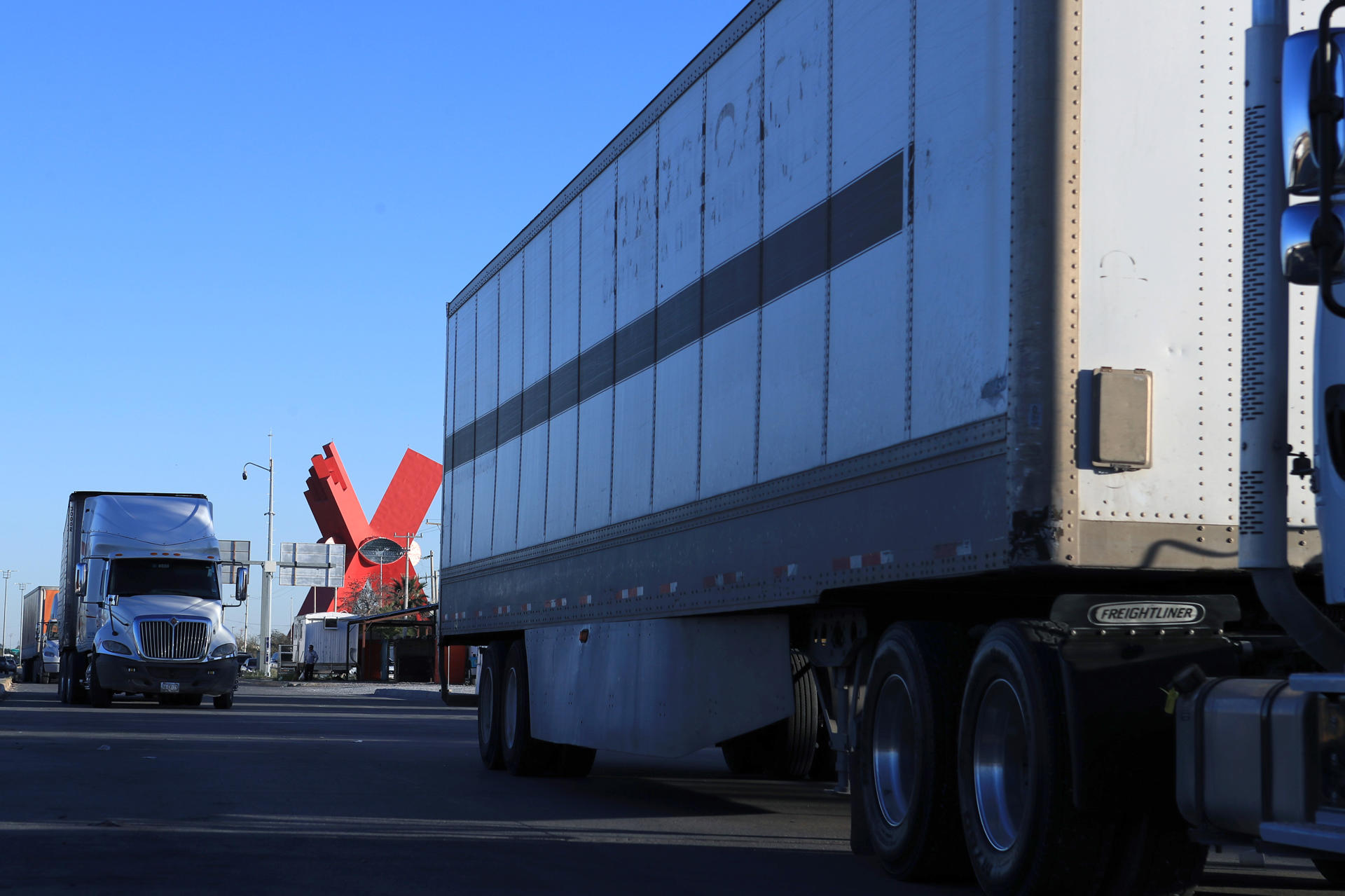 Industria y transporte ven un colchón fiscal para mitigar alza de combustibles en México