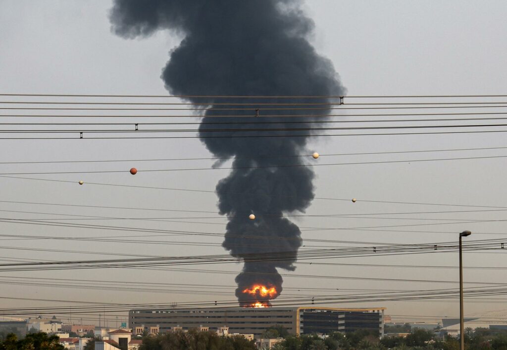 EE.UU. ataca instalaciones de misiles de Irán ubicados cerca del estrecho de Ormuz