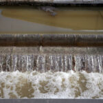 Agua potable bajo asedio: de víctima climática a arma de guerra