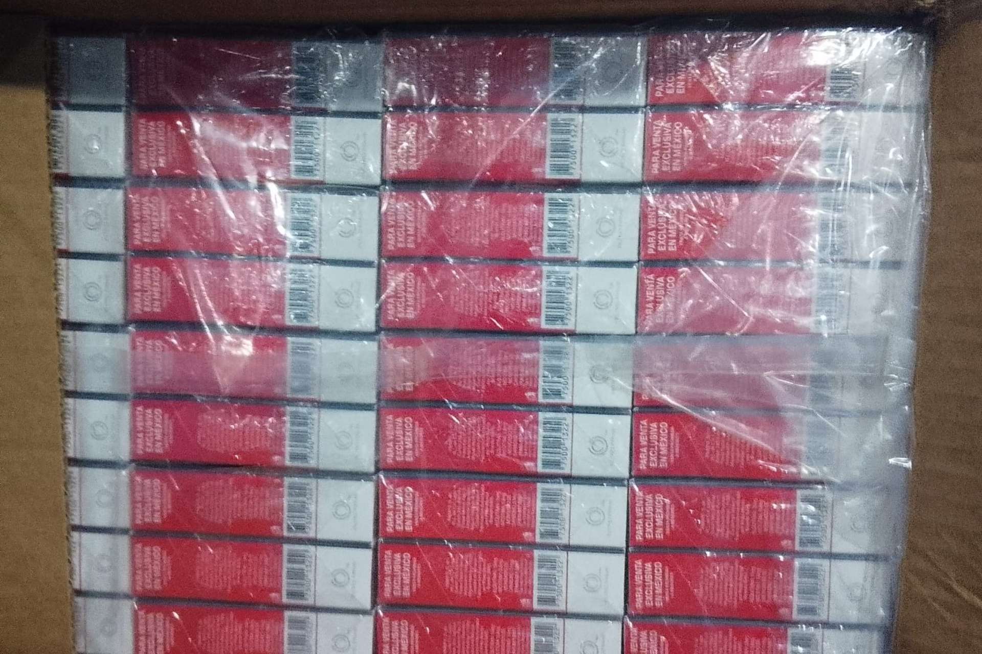 Aseguran más de 1.4 millones de cigarros ilícitos en el AICM