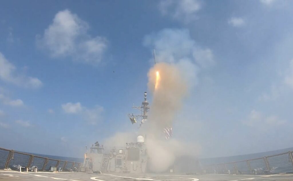 Estados Unidos destruye nueve buques de guerra iraníes, según Trump