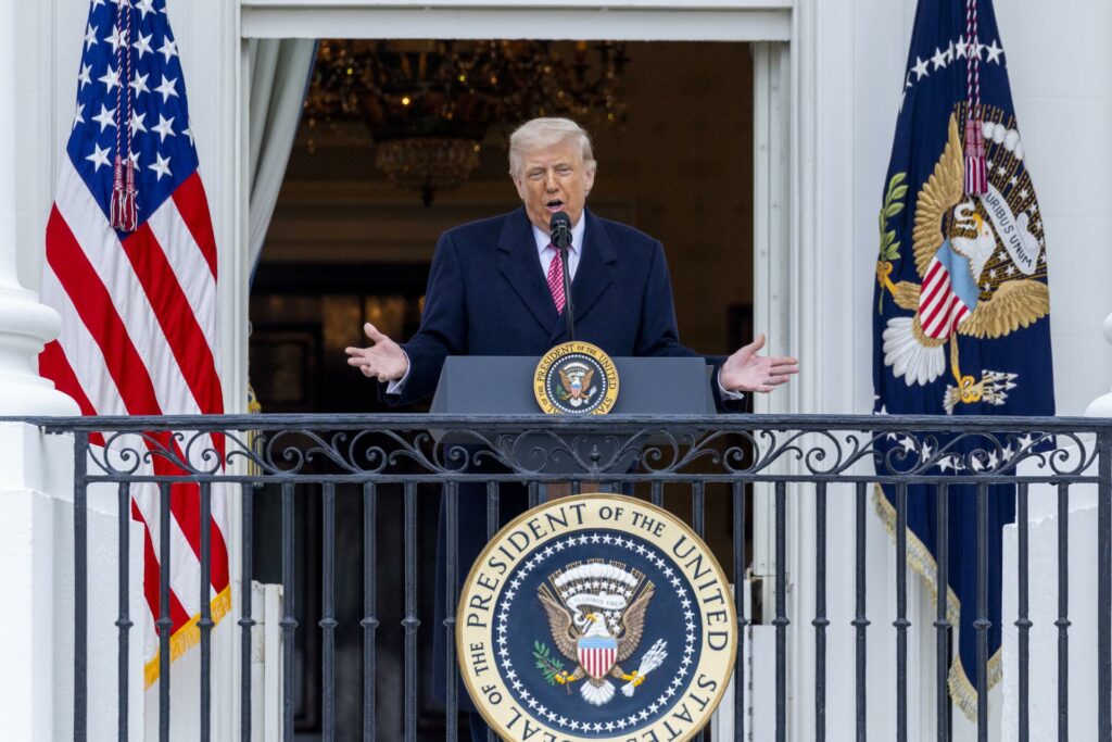 Trump insiste en que Irán está “diezmado” y que quiere un “acuerdo” con EE.UU.