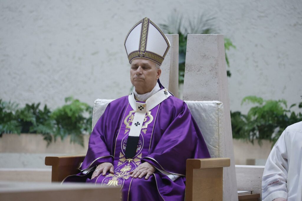 El papa pide el cese de las hostilidades en Oriente Medio tras los últimos bombardeos