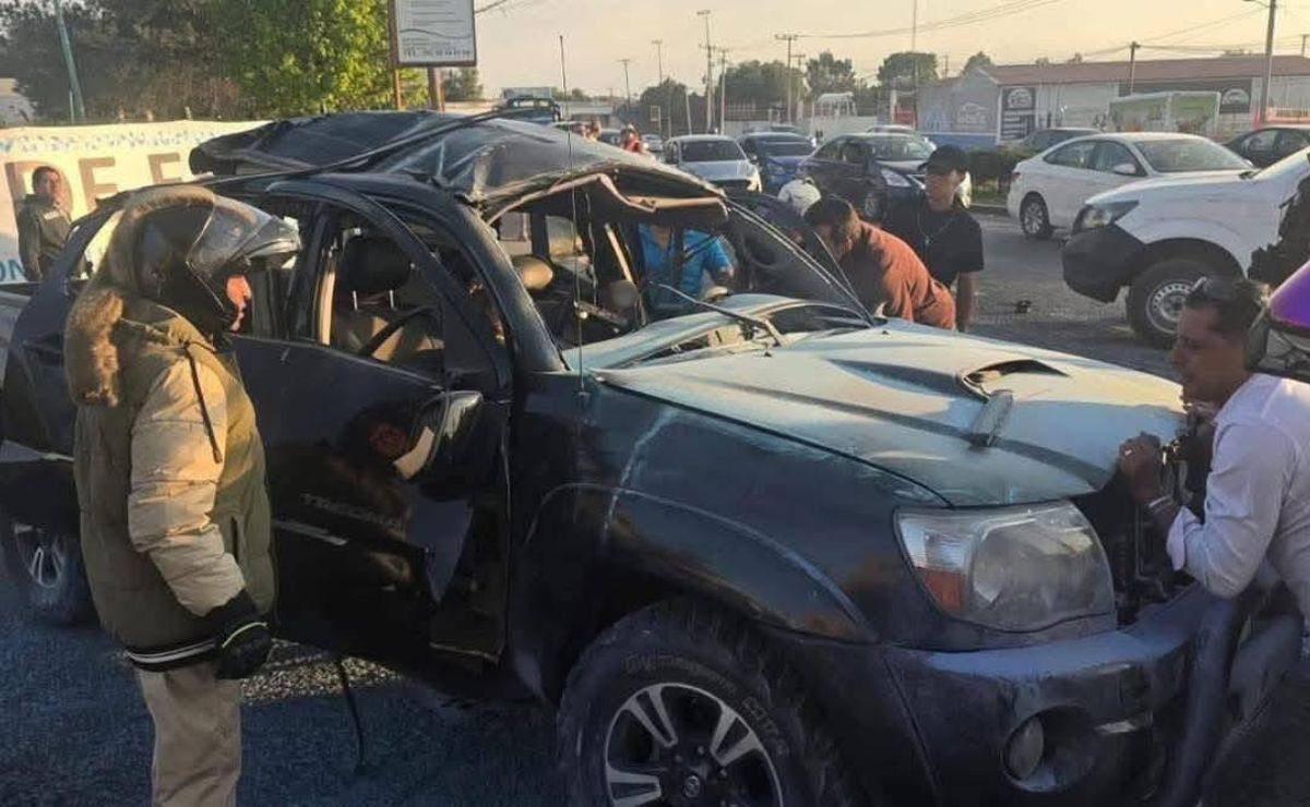 Explota camioneta sobre la México-Pachuca; murió ‘el Payín’ de Los Mayos