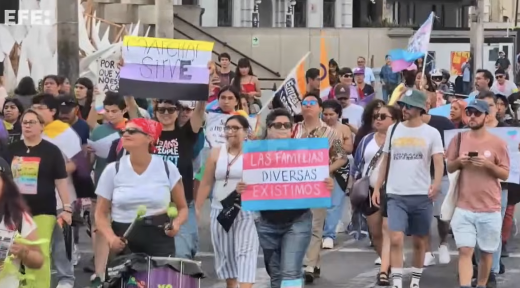 Primera marcha trans de Perú alza la voz en las calles de Lima ante estigma y “políticas medievales” Primera marcha trans de Perú alza la voz en las calles de Lima ante estigma y “políticas medievales”