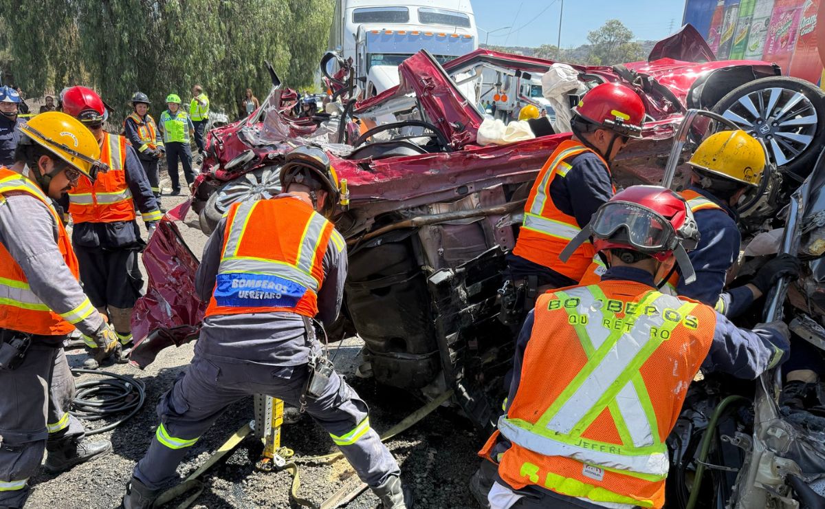 Carambola en carretera 57 de Querétaro deja 2 muertos y 15 heridos