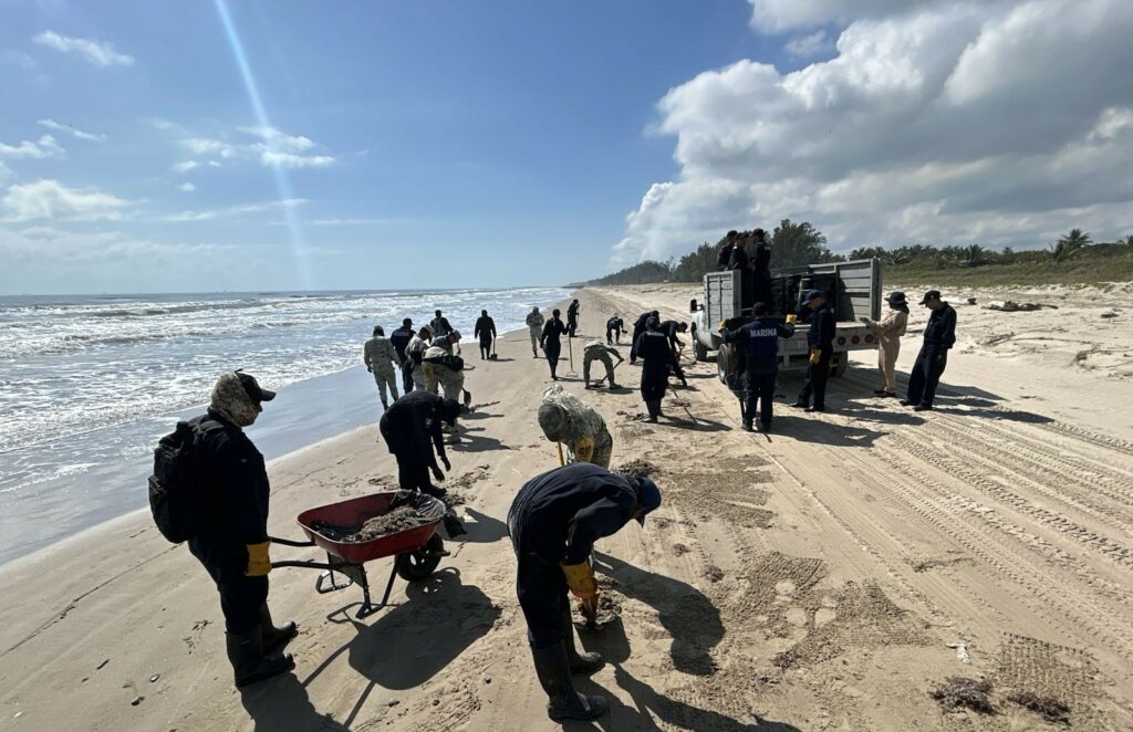 Despliegan más de 2 mil 450 elementos por presencia de hidrocarburos en costas de Veracruz y Tabasco - despliegan-mas-de-2-mil-450-elementos-por-presencia-de-hidrocarburos-en-costas-de-veracruz-y-tabasco-2-1024x662