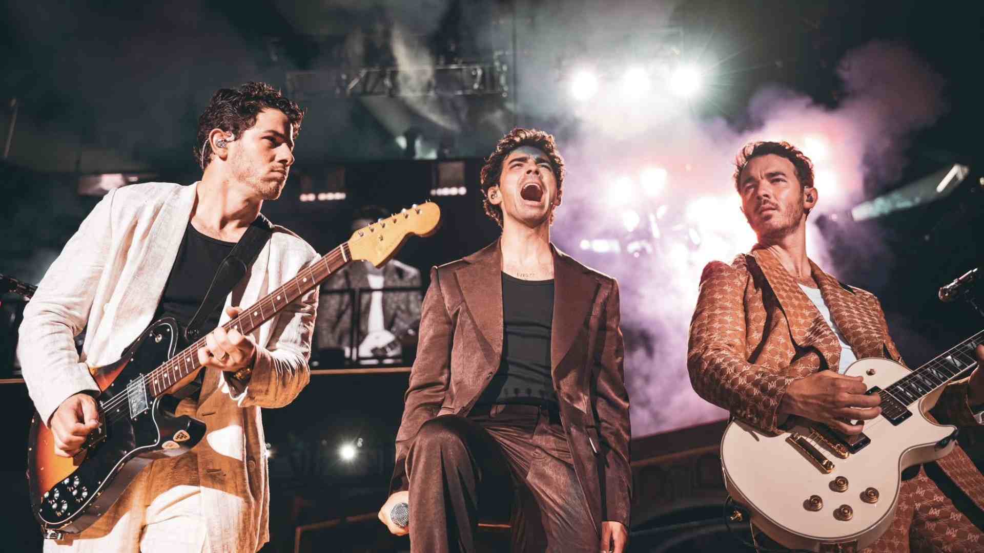 Dwayne Johnson, Anne Hathaway y los Jonas Brothers recibirán el premio Leyendas de Disney