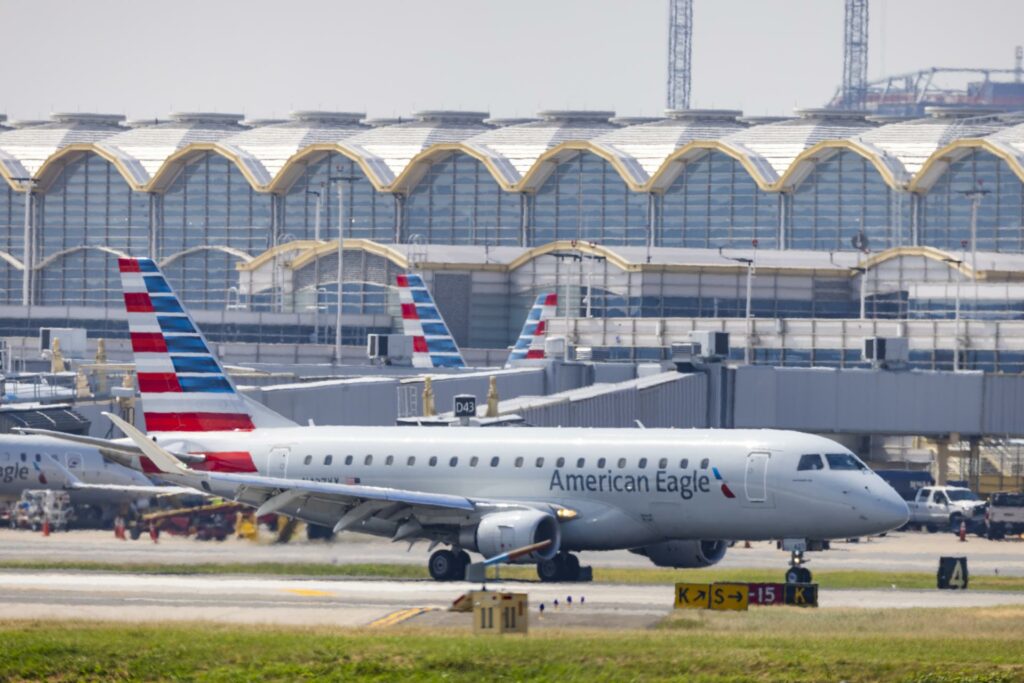 Mal olor en el centro de control obliga a detener tráfico en los aeropuertos de Washington