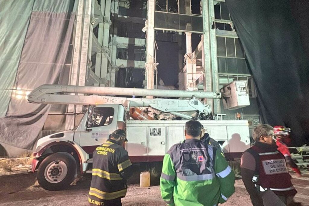 Recuperan cuerpo de segundo trabajador en edificio colapsado de San Antonio Abad, CDMX; labores de rescate continúan