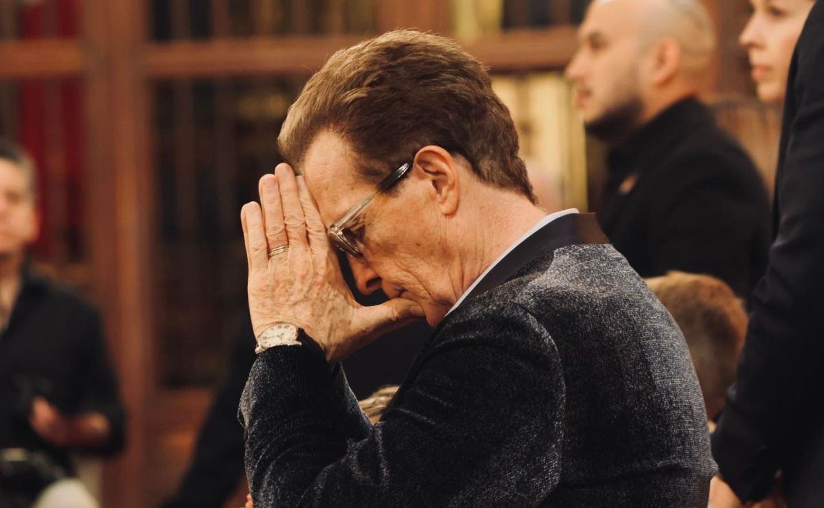 Emmanuel celebra 50 años de trayectoria con misa en la Catedral Metropolitana