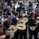 Liberan a jóvenes mariachis mexicanos retenidos por migración en Texas