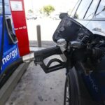 Gasolina en Estados Unidos alcanza los 4 dólares por galón, su precio más alto desde 2022