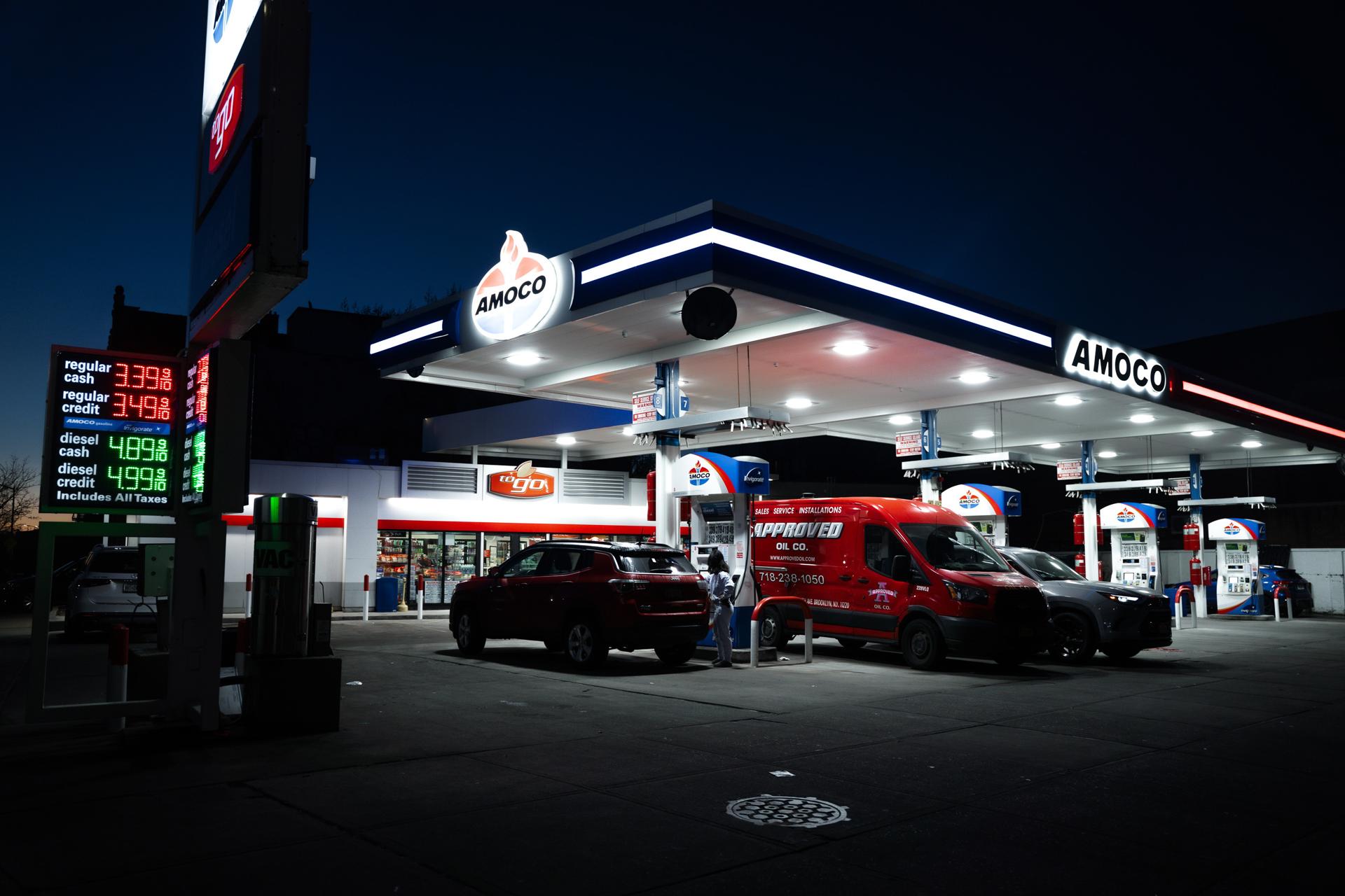 Gasolina sube casi un 17 % en Estados Unidos desde el inicio de la guerra con Irán