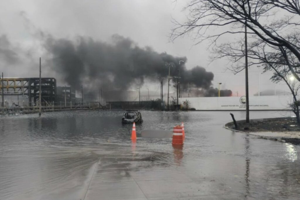 FGR investiga incendio en refinería Dos Bocas: Sheinbaum