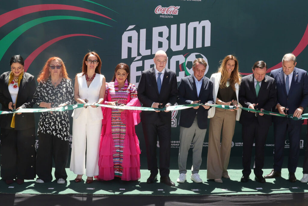 Infantino califica de especial estar en México, donde “se inventó el fútbol”