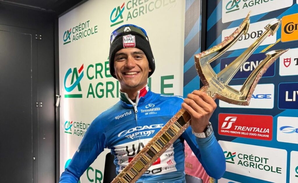 Isaac del Toro conquista el ‘Tridente’ de la Tirreno Adriático