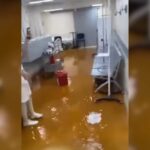 Video: Ruptura de tubería inunda de aguas negras ISSSTE de Gómez Palacio, Durango