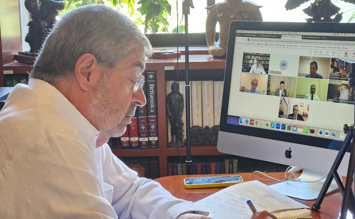 Canciller Juan Ramón de la Fuente se reúne con representantes de México en Medio Oriente