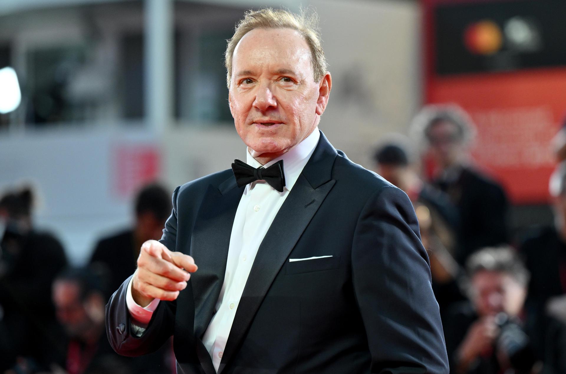 Actor Kevin Spacey pacta con tres hombres para evitar un juicio por agresión sexual en Londres