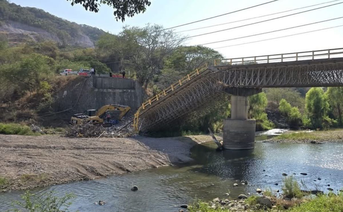 Explosión durante demolición de puente en Puerto Vallarta deja un muerto