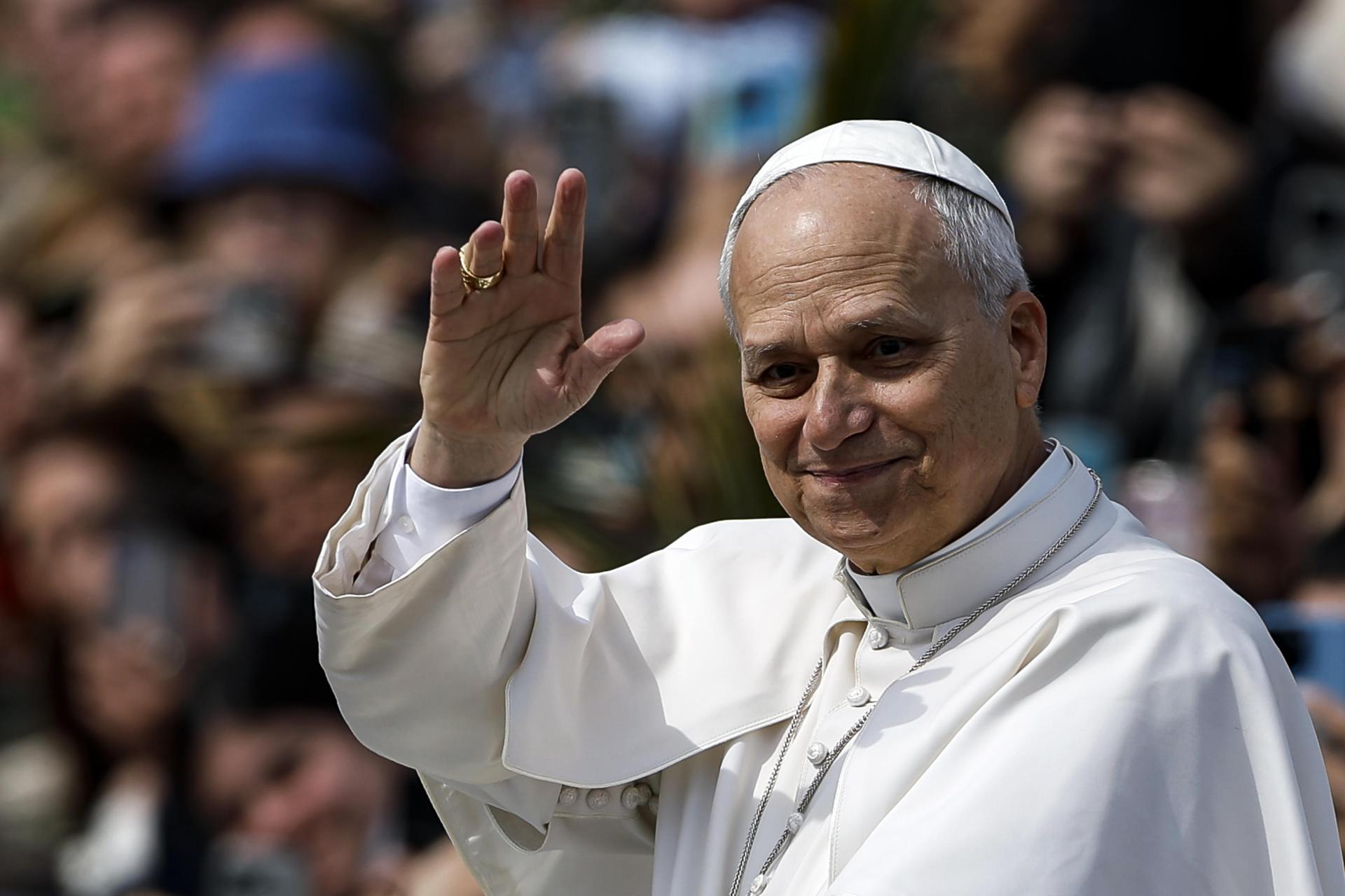 León XIV portará la cruz en su primer viacrucis de Viernes Santo en el Coliseo
