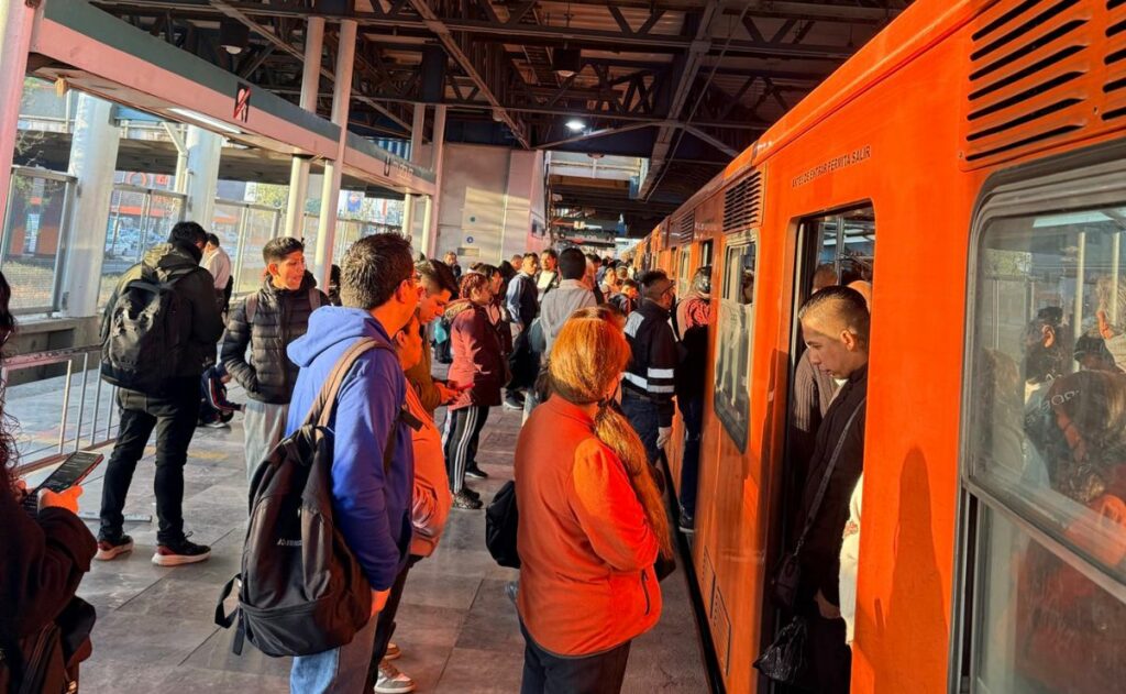 Metro CDMX, con retrasos en 8 líneas