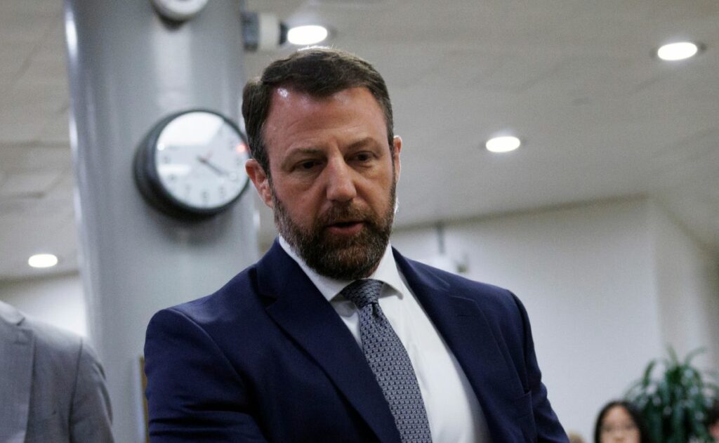 Varios sectores reciben con beneplácito la salida de Noem del DHS y exigen reformas - markwayne-mullin-1024x631