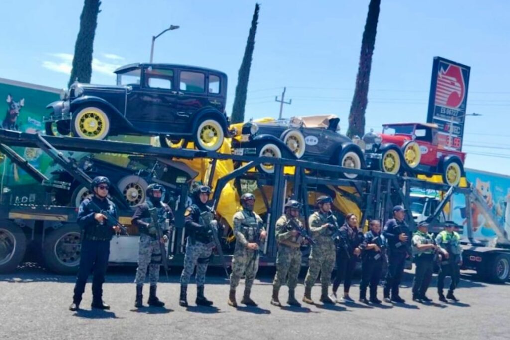 Recuperan nodriza con vehículos de colección en Puebla
