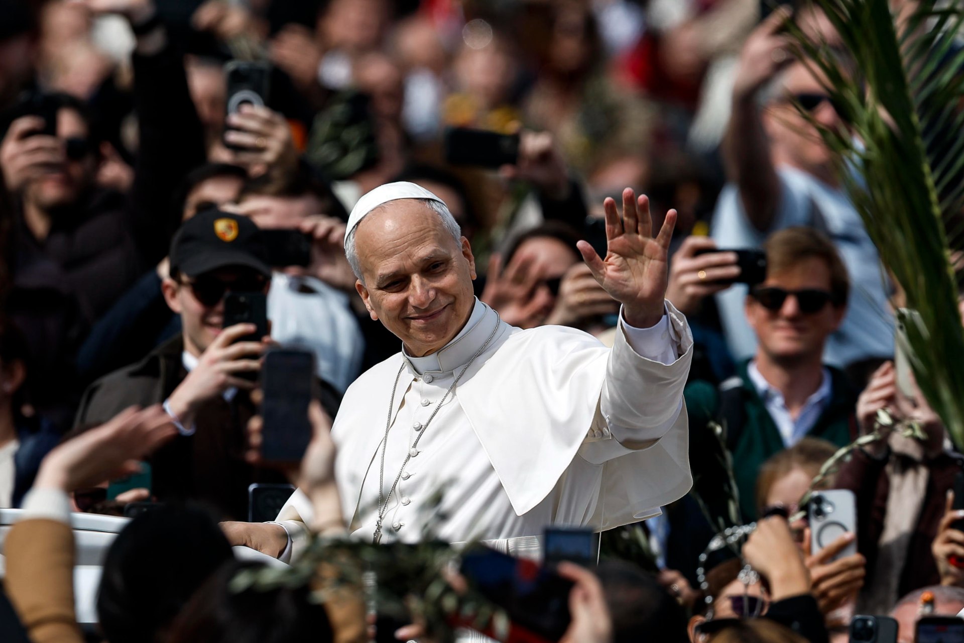 Casa Blanca replica a León XIV: no hay nada de malo en instar a la oración durante la guerra
