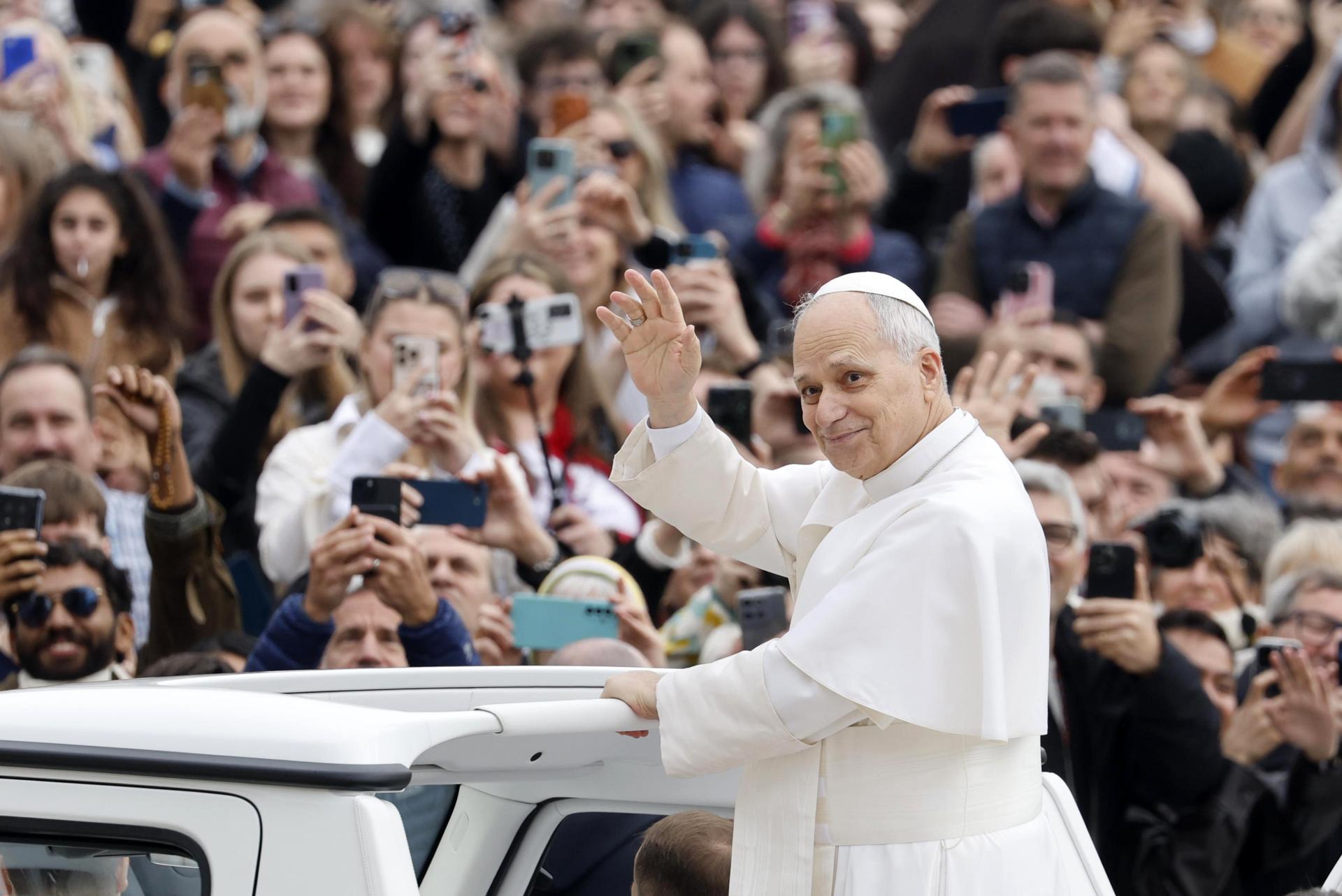 León XIV implora la paz para el “mundo entero” León XIV implora la paz para el “mundo entero”