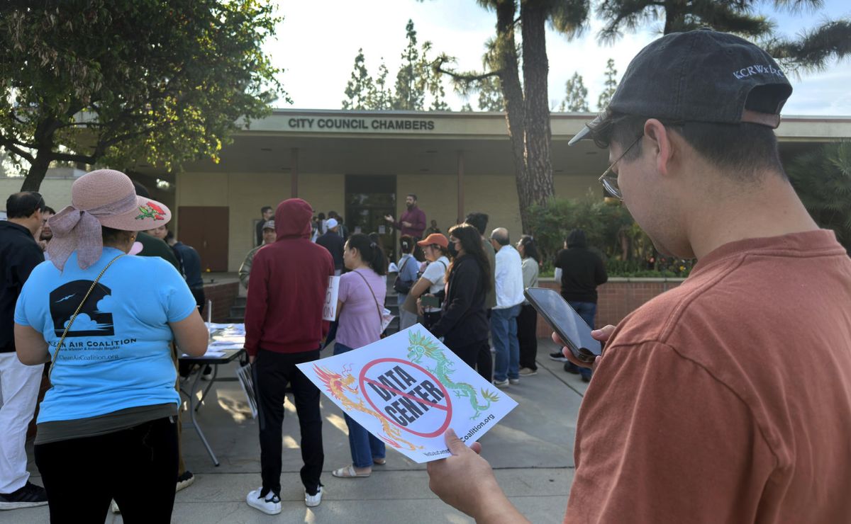 Crece rechazo en Los Ángeles a centro de IA en icónico escenario de 'Volver al futuro' - rechazo-a-un-centro-de-datos-de-ia-en-los-angeles-california