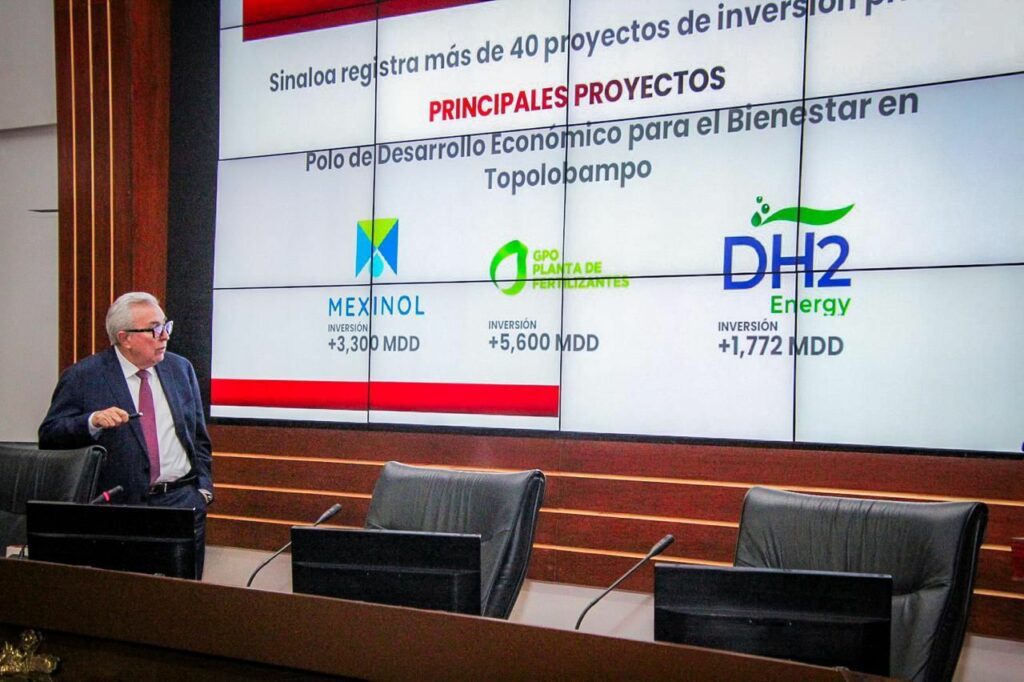 Rocha Moya ofrece conferencia magistral ante estudiantes de Seguridad Nacional