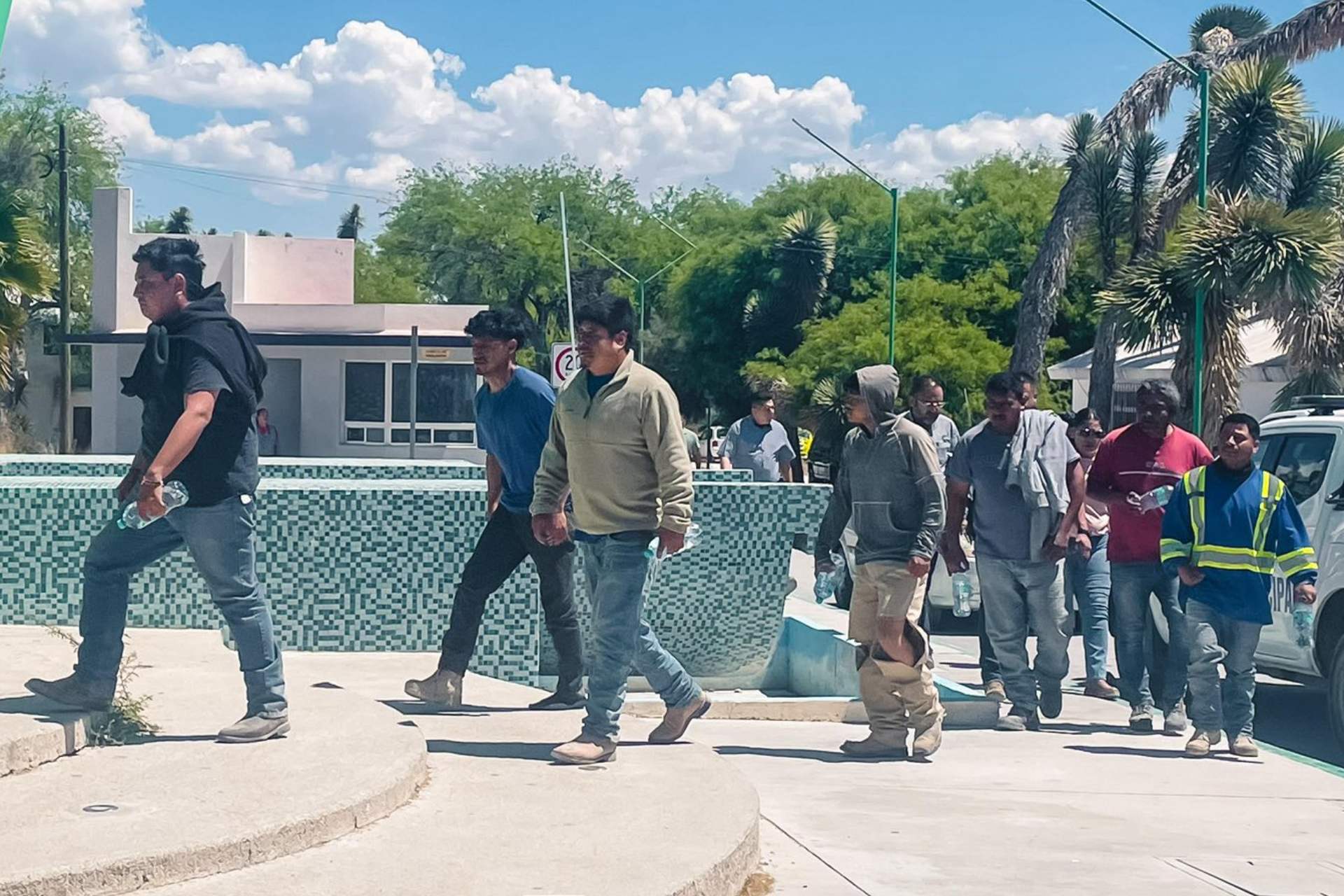 Hallan con vida a los 7 electricistas desparecidos en San Luis Potosí