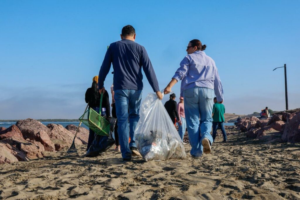 “Sinaloa, Limpia tus Playas”: realizan jornada en 11 municipios costeros - sinaloa-limpia-tus-playas-realizan-jornada-en-11-municipios-costeros-4-1024x683
