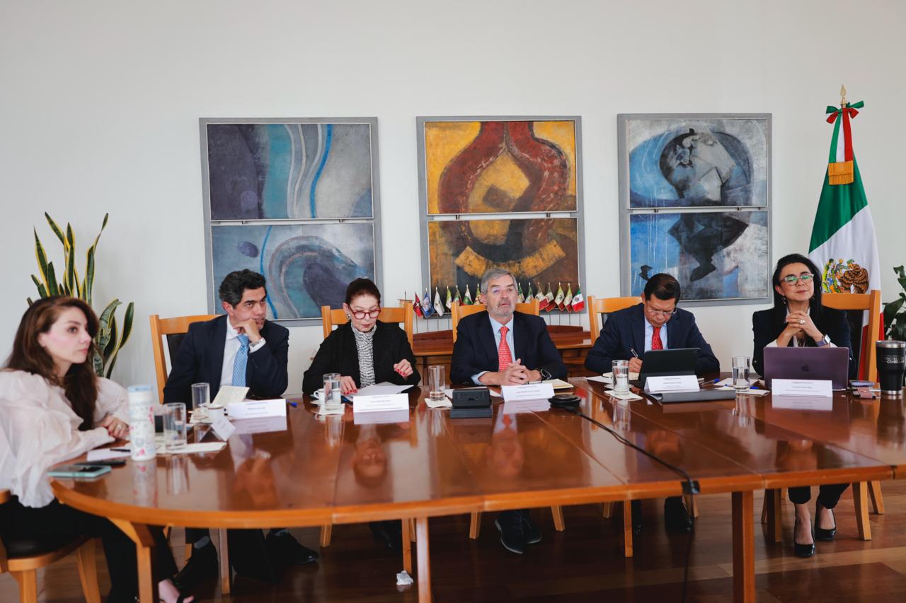 SRE revisa con embajadores medidas de seguridad para mexicanos en Medio Oriente