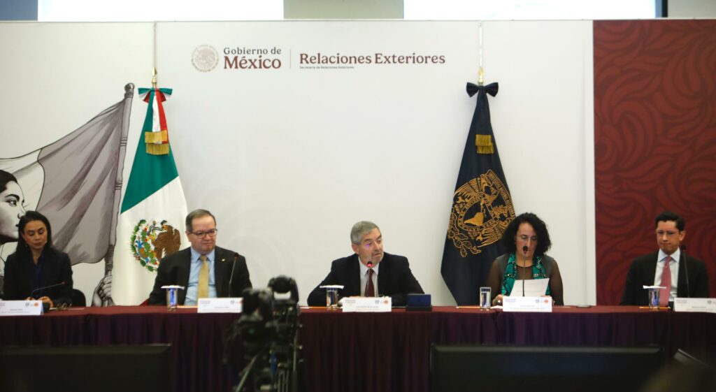 SRE y UNAM revisan avances de la Plataforma Acción Migrante a un año de su operación - sre-y-unam-revisan-avances-de-la-plataforma-accion-migrante-a-un-ano-de-su-operacion-3-1024x561