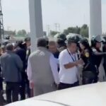 Taxistas bloquean accesos a terminales 1 y 2 del AICM hoy 11 de marzo de 2026