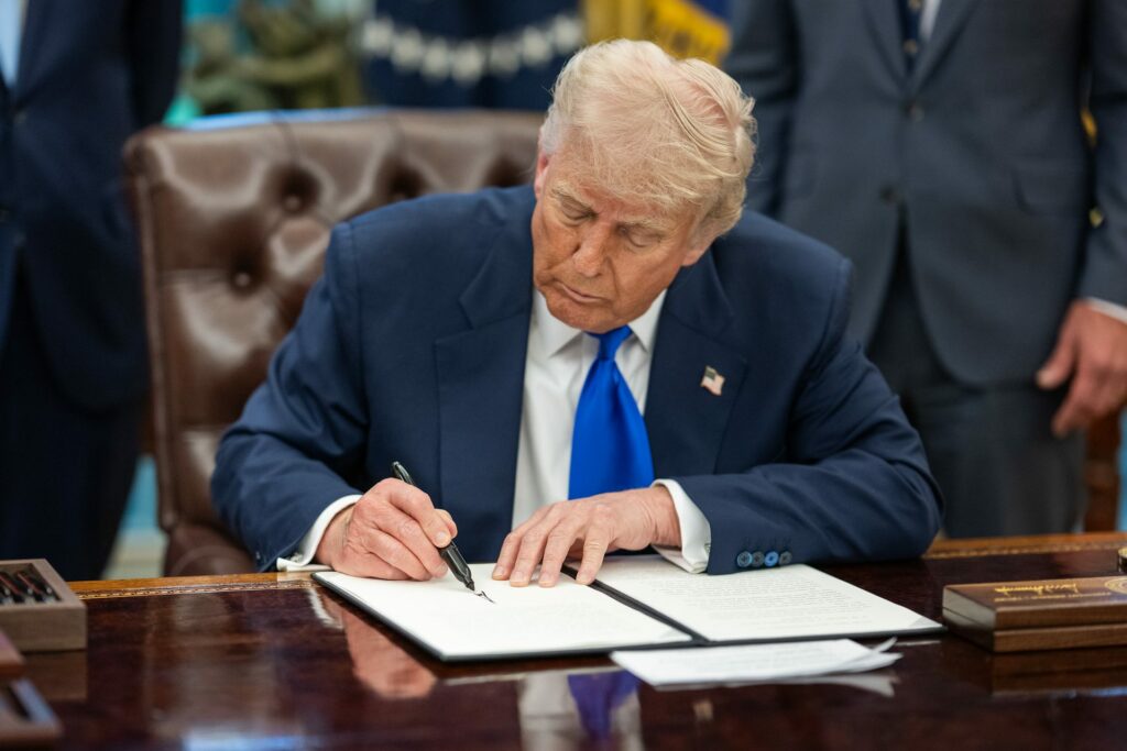 Trump estampará su firma en billetes de dólar, primera vez que lo hace un presidente de EE.UU. en ejercicio
