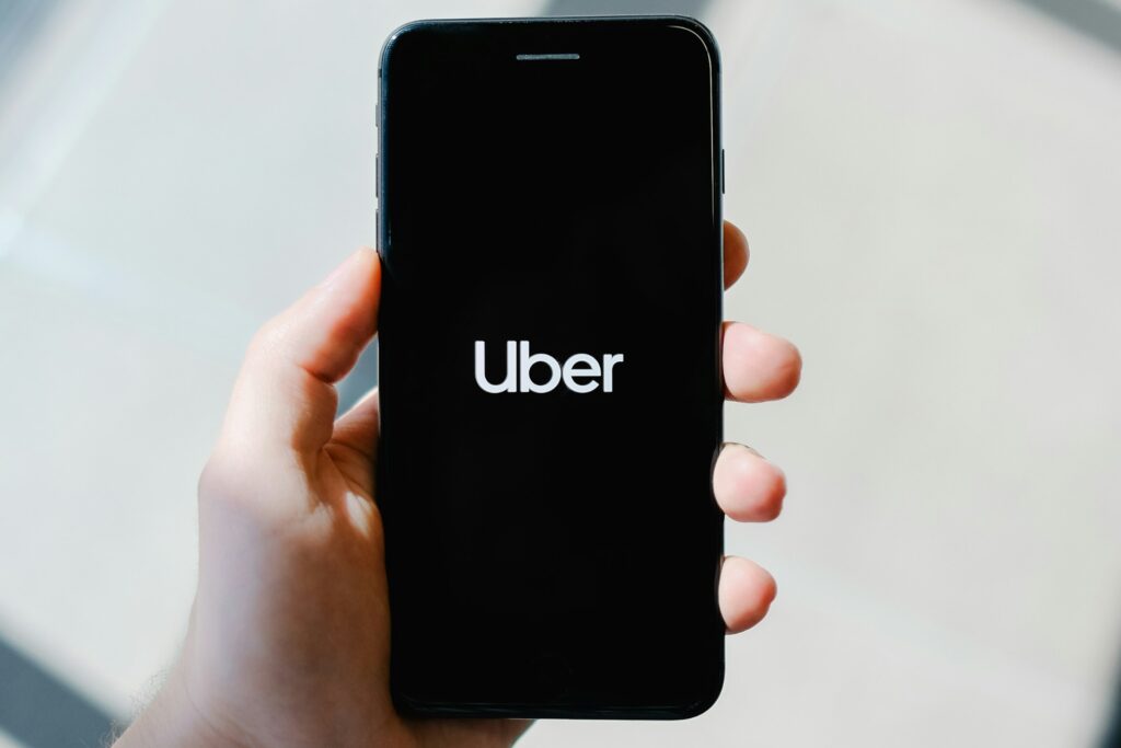 Plataformas inician diálogo con Gobierno para regular movilidad rumbo al Mundial 2026